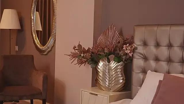 SharonStarr on StripChat