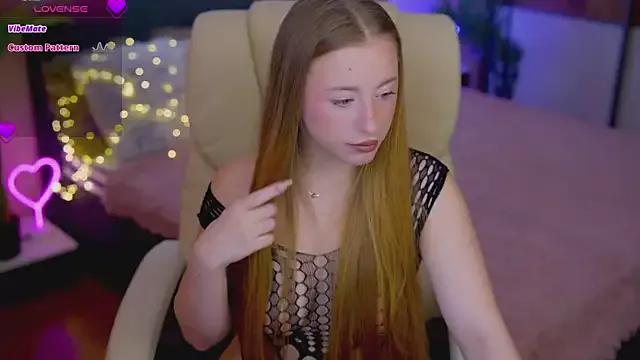 SilverrMoon on StripChat