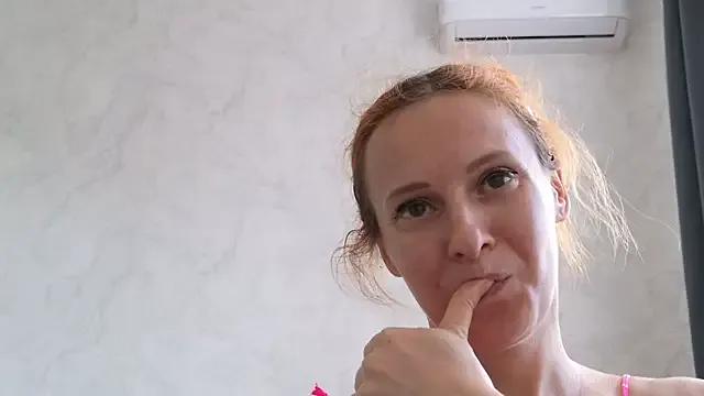 SimaGoldy on StripChat