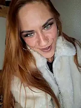 SlimBellaa on StripChat