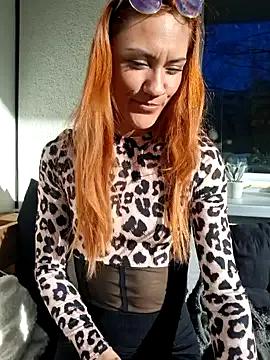 SlimBellaa on StripChat