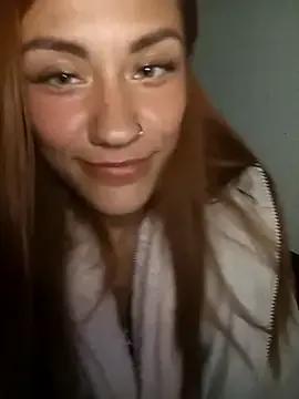 SlimBellaa on StripChat