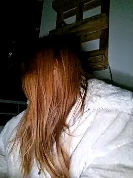 SlimBellaa on StripChat