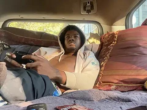 SlimeCrownzOut5 on StripChat