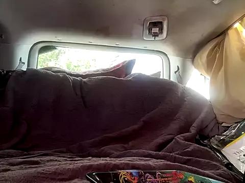 SlimeCrownzOut5 on StripChat