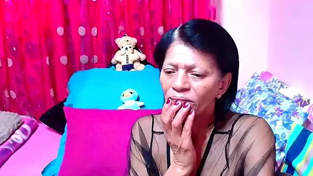 SLUTTYROXY on StripChat