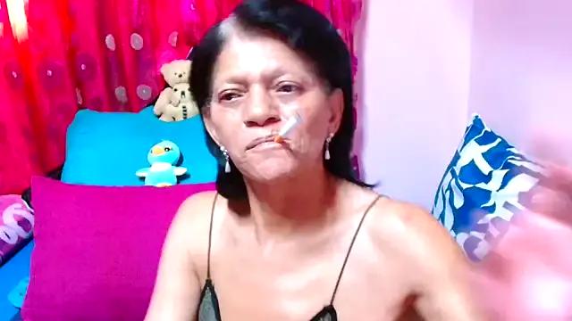 SLUTTYROXY on StripChat