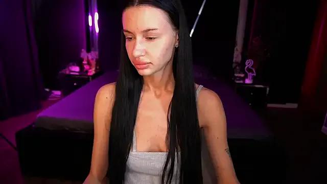 Snow_WhiteeeX on StripChat