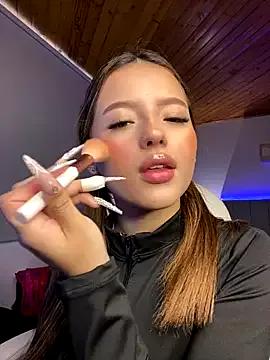 Sofia18_pinkk on StripChat