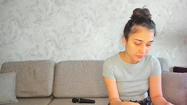 sophywhisper on StripChat