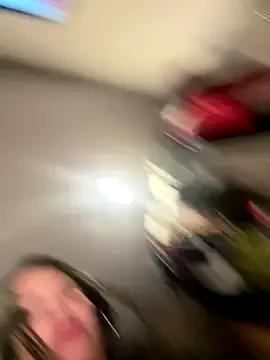 SQUIRTINGQUEEN11 on StripChat