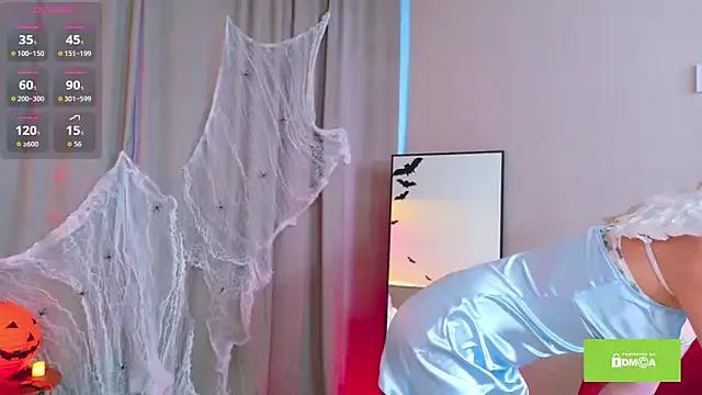 StarrShinee on StripChat