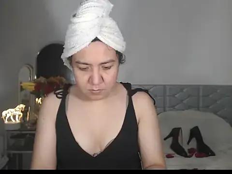 stellahugeX on StripChat