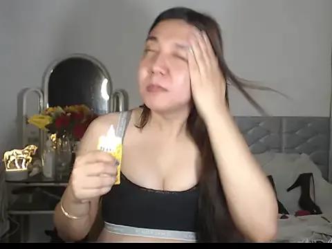 stellahugeX on StripChat