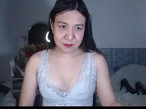 stellahugeX on StripChat