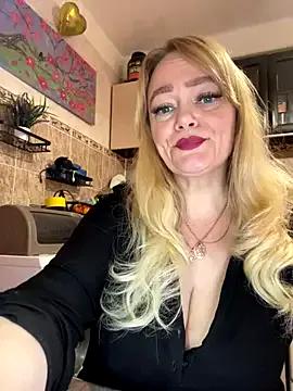 Sweet-blonde on StripChat