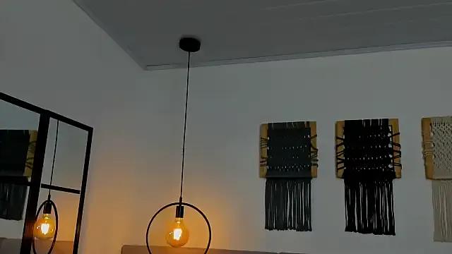 Sweet_camille on StripChat