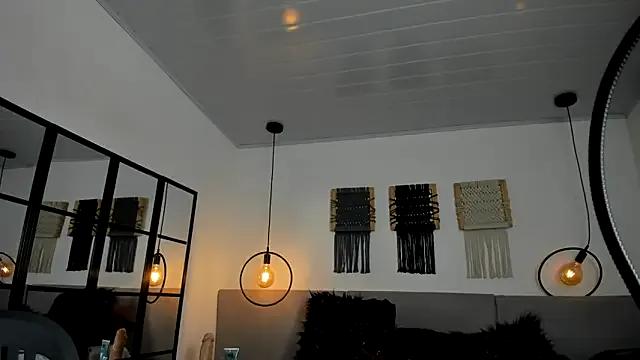 Sweet_camille on StripChat