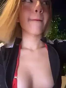 SweetBunnyGF on StripChat