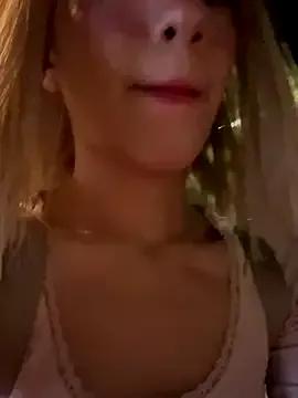 SweetBunnyGF on StripChat