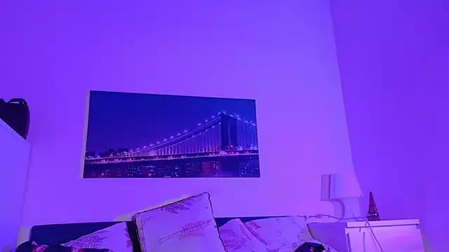 Tinkerbell822 on StripChat