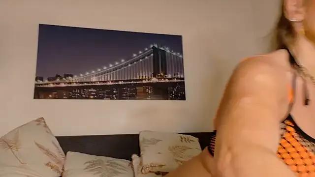 Tinkerbell822 on StripChat