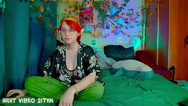 TrickyKitsune on StripChat