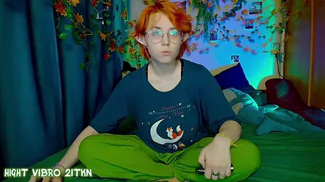 TrickyKitsune on StripChat