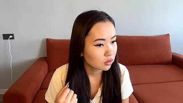 Ur_neighbor_Kira on StripChat