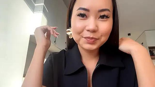 Ur_neighbor_Kira on StripChat