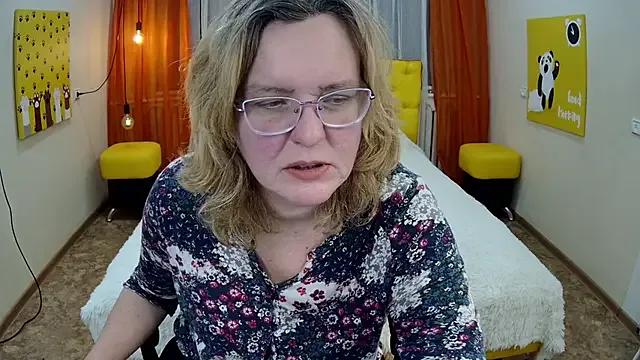 VestaWoody on StripChat