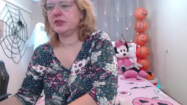 VestaWoody on StripChat