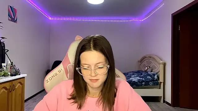 VibeQueenLucy on StripChat