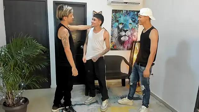 Voyeurism_guyss on StripChat