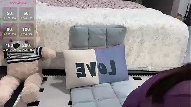 Xiaoyue-2025 on StripChat