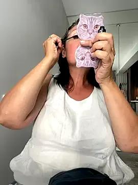 XLindaMilfX on StripChat