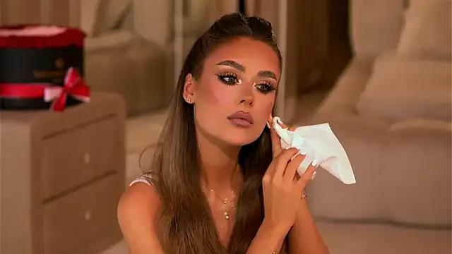 YasmineShaw on StripChat