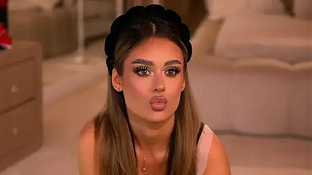 YasmineShaw on StripChat