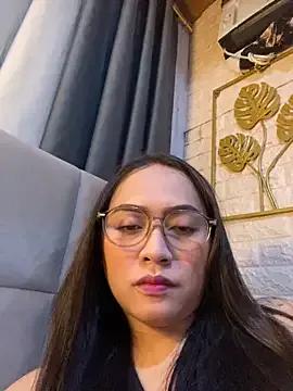 yourdevilsweettsx on StripChat