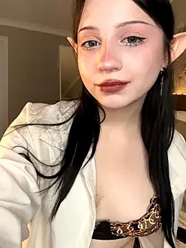 YourLittleDevil on StripChat