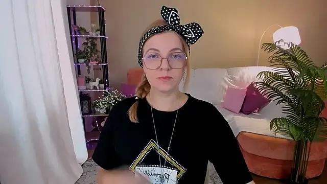 YourUniverser on StripChat