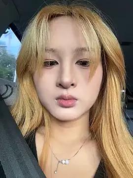 yuki_june on StripChat