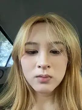 yuki_june on StripChat
