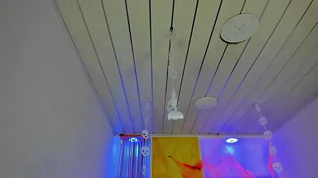 zoe_connor19 on StripChat