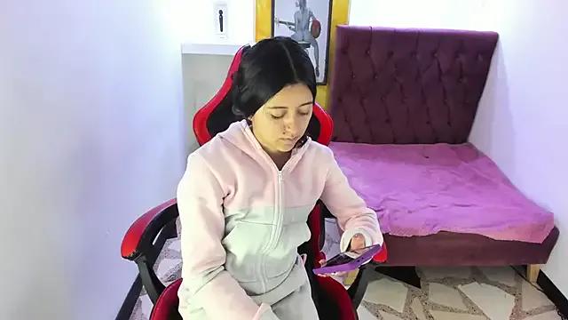 zoe_connor19 on StripChat