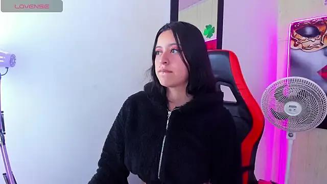 zoe_connor19 on StripChat